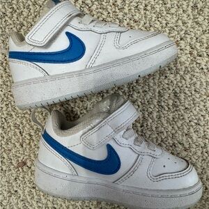 Toddler Nike sneakers size 5
